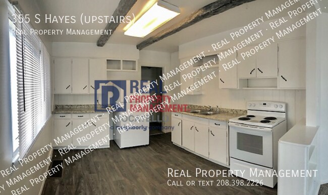 Building Photo - 2 Bedroom 1 Bath - Main House w/ a Bonus room