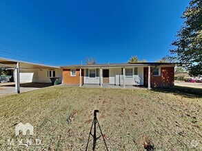 Building Photo - 496 Howard Dr