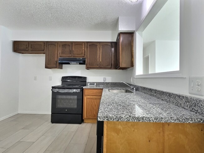 Building Photo - 3135 S 130th East Plz