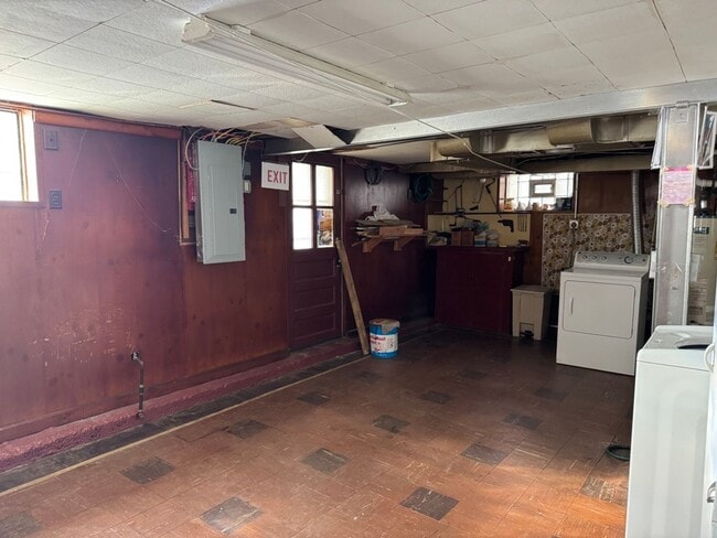 Foto del edificio - 5839 Hampton Ave