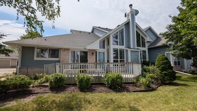 Building Photo - 14303 Waterford Square Dr