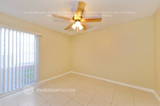 Foto del edificio - 5209 Windlaff Ave