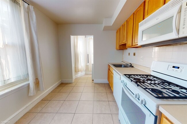 Building Photo - 3 br, 1 bath Duplex - 1702 N SYDENHAM ST U...