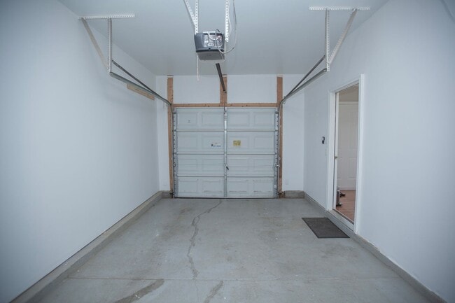 Building Photo - 102 Chandler Chase Ct