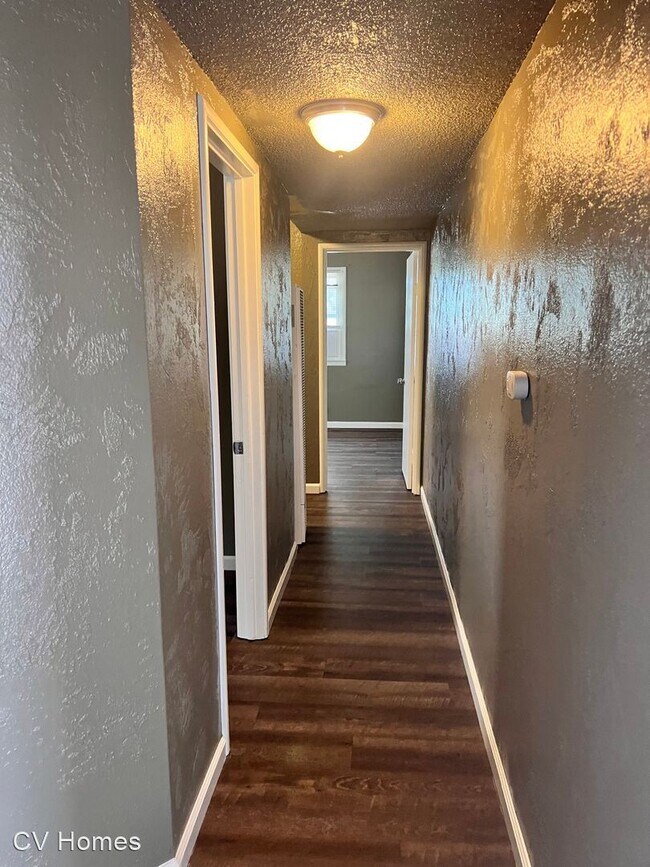 Building Photo - 3 br, 2 bath House - 3605 N. Backer Ave.