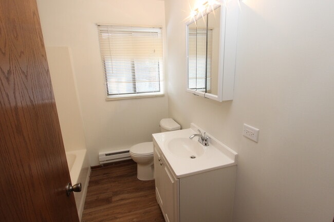 Building Photo - 419 Berkshire Dr