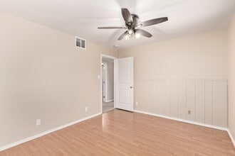 Building Photo - 1495 N Casa Grande Ave