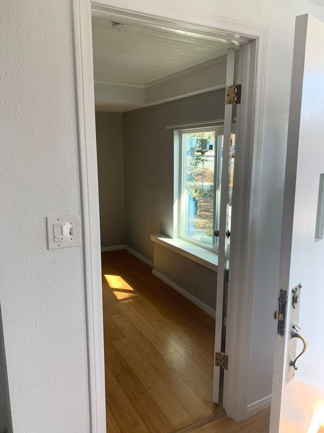 Foto del edificio - 3 bedrooms 1 bath house in National City