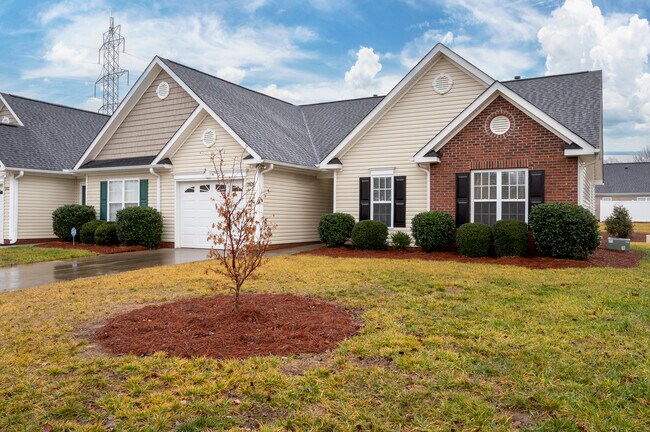 Foto del edificio - 3939 Creekside Ct