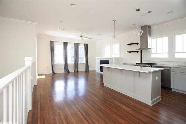 Foto del edificio - 3011 W Markham St