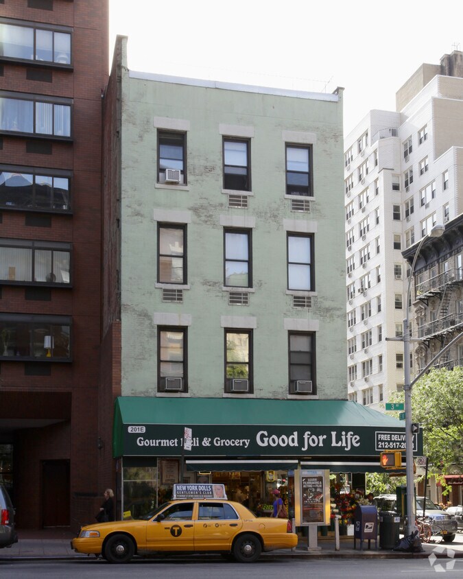 Primary Photo - 1435 Third Ave