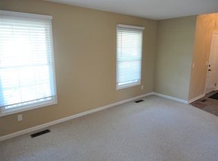 Building Photo - 801 Gee Ct