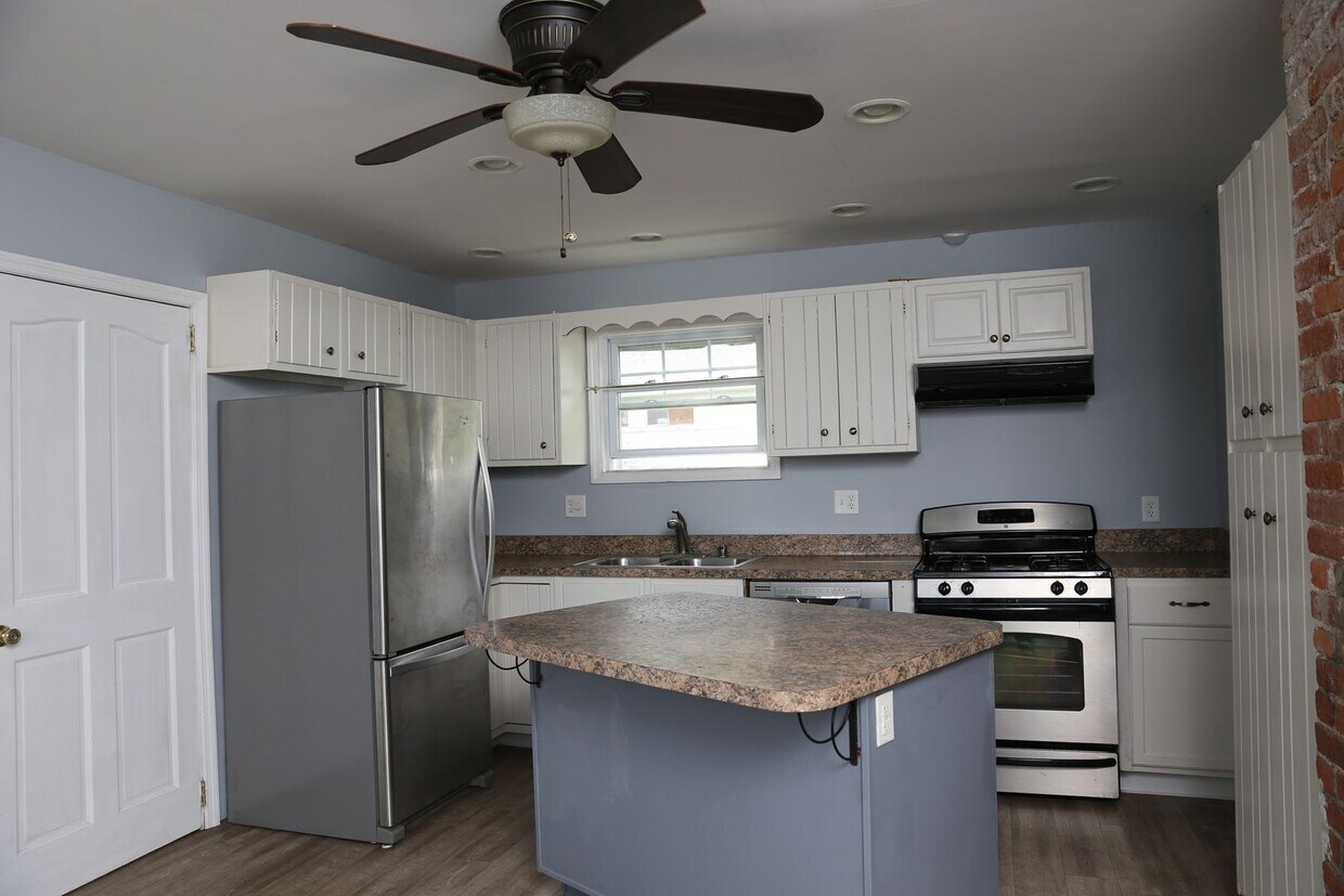 1233 Philo St, Scranton, PA 18508 House Rental in Scranton, PA