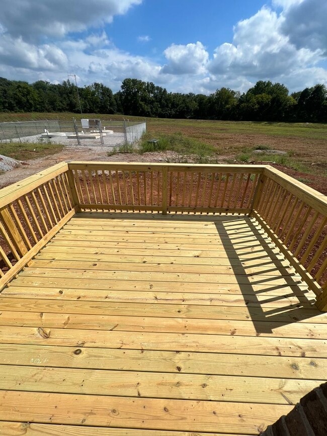 Building Photo - HALF OFF ONE MONTH AT 1213 SHALLOWFORD ST!