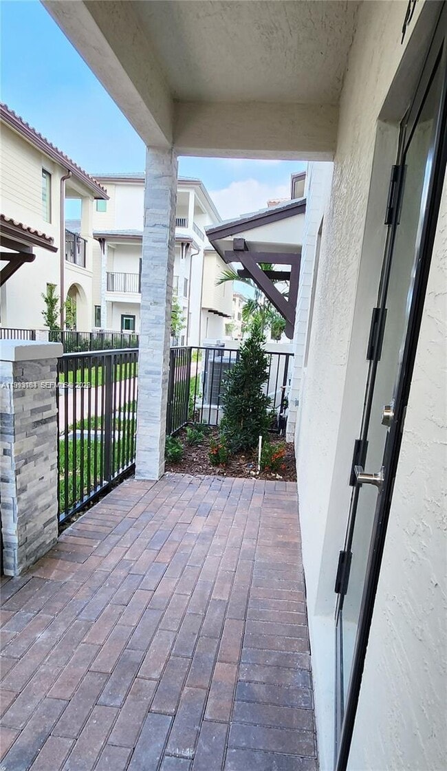 Foto del edificio - 4583 NW 83rd Pl