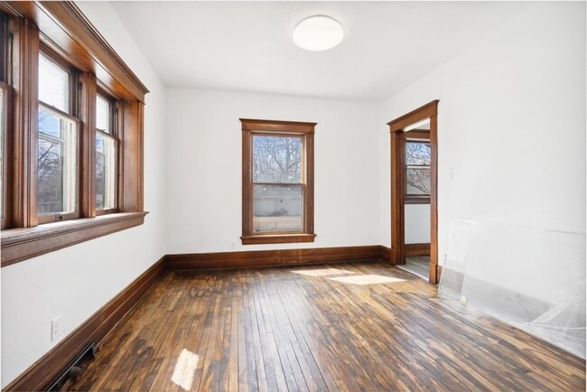 Foto del edificio - 246 Western Ave