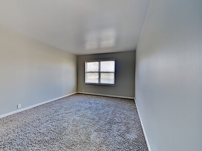 Building Photo - Maple Valley Apartments