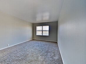 Building Photo - Maple Valley Apartments