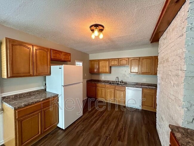 Foto del edificio - 4315 Woodlawn Pike