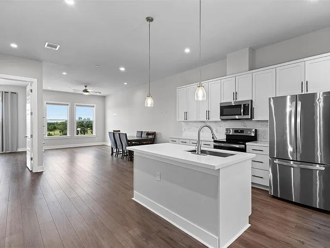 Primary Photo - 2 Bedroom Condo in East Austin