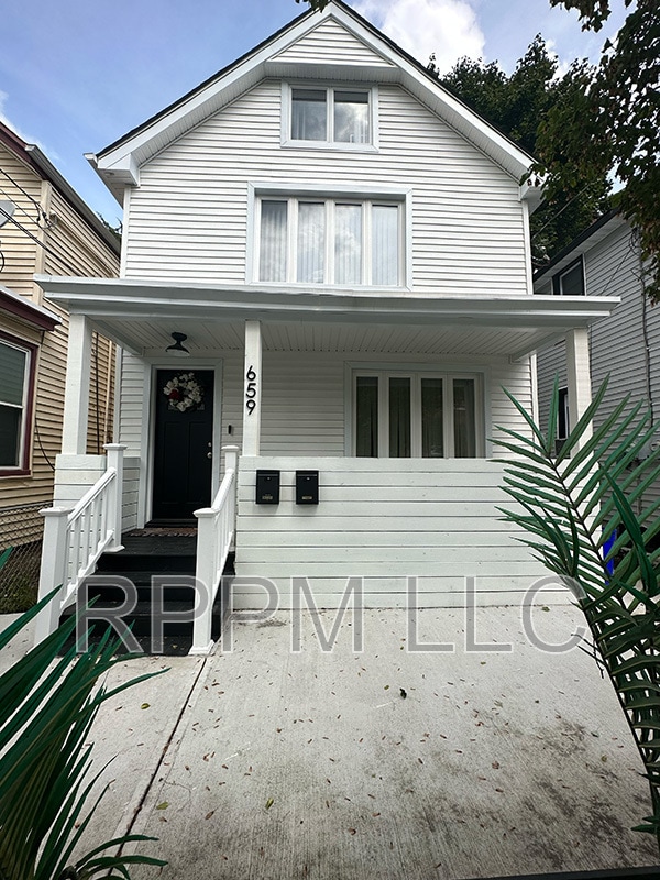 Building Photo - 659 Nassau St