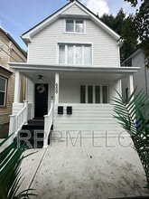 Building Photo - 659 Nassau St