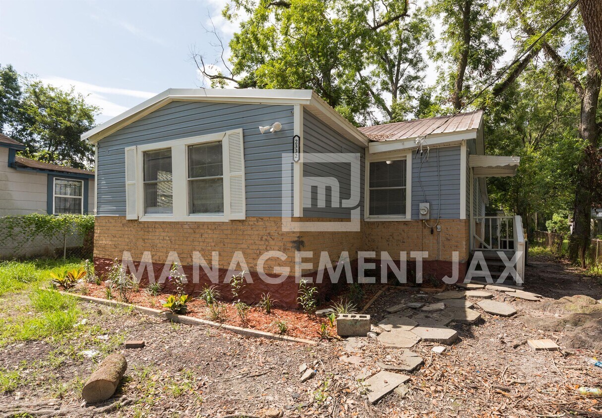 Primary Photo - 2332 Bradford St
