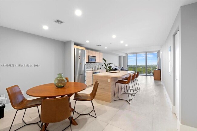 Foto del edificio - 16385 Biscayne Blvd