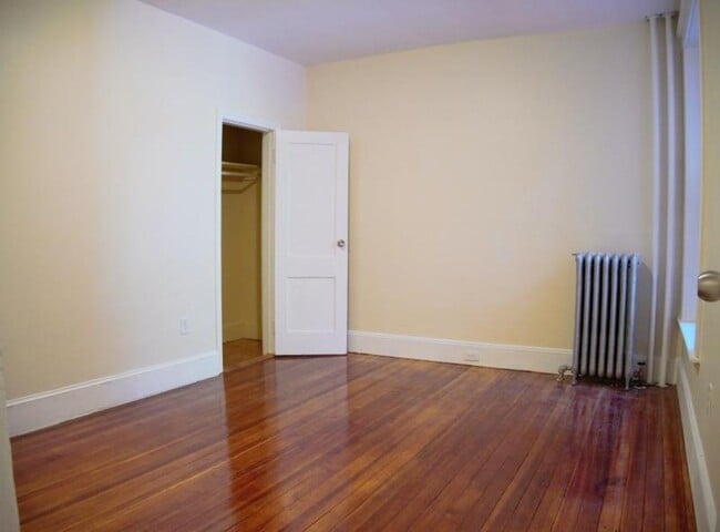 Foto del edificio - Spacious 2 Bed in Prime Coolidge Corner Lo...