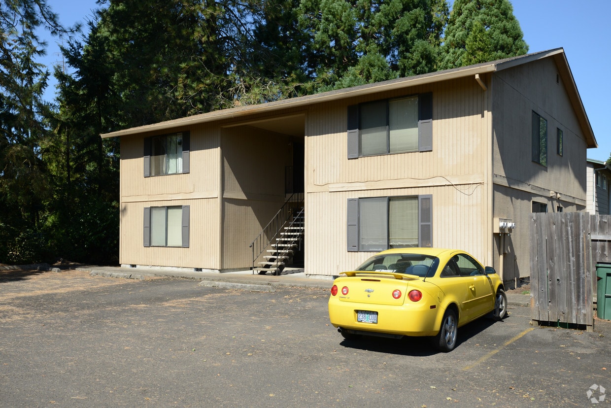 Primary Photo - 2226 Maple St