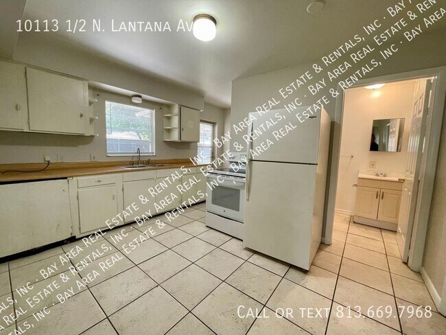 Building Photo - 1 BEDROOM 1 BATHROOM DUPLEX