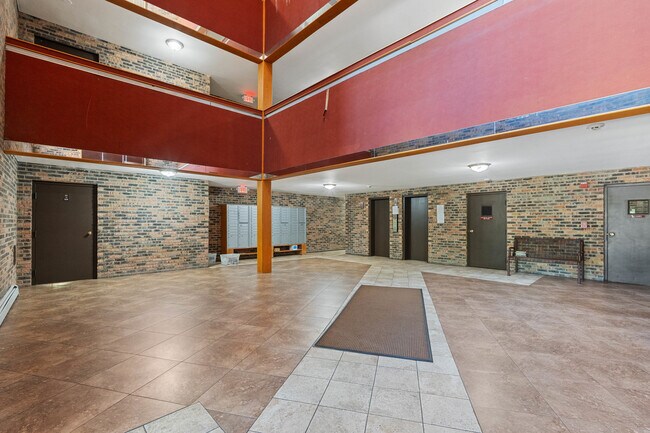 Foto del edificio - 8970 N Parkside Ave
