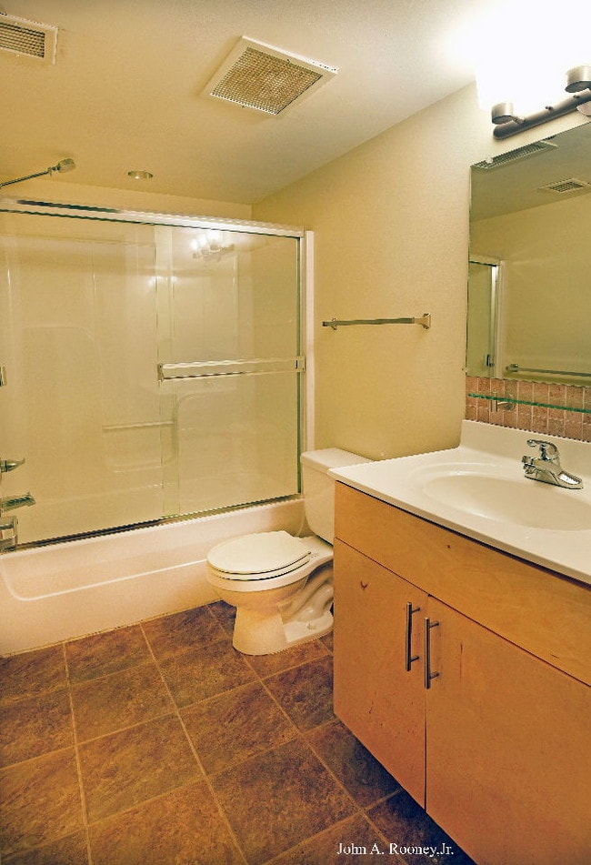 Foto del edificio - 133 N Sycamore St
