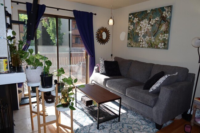 Foto del edificio - 6851 Countrywoods Cir
