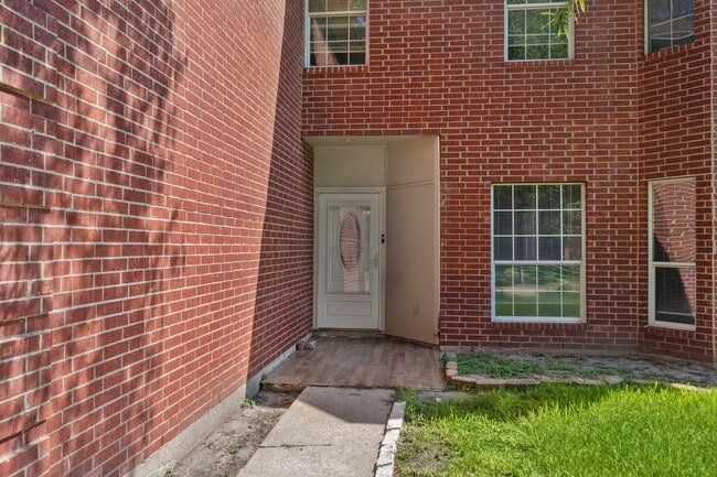 Foto del edificio - 12326 Kings Chase Dr