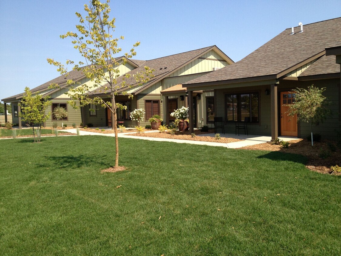 Foto principal - 308 College Cir