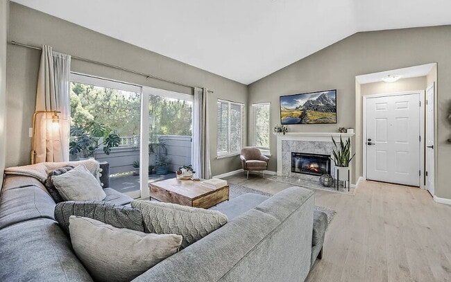 Building Photo - This spacious Norris Canyon condo will del...