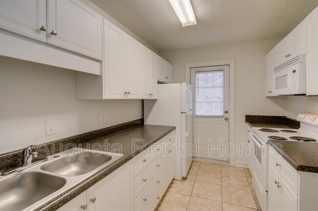 Foto del edificio - 2905 Arrowhead Dr