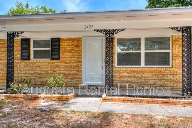 Building Photo - 2425 Birdie Dr