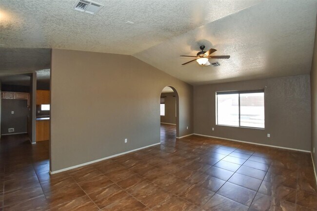 Building Photo - 4197 S Boxwood Ave