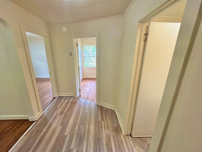 Foto del edificio - Statesville West - 2BR/1BA