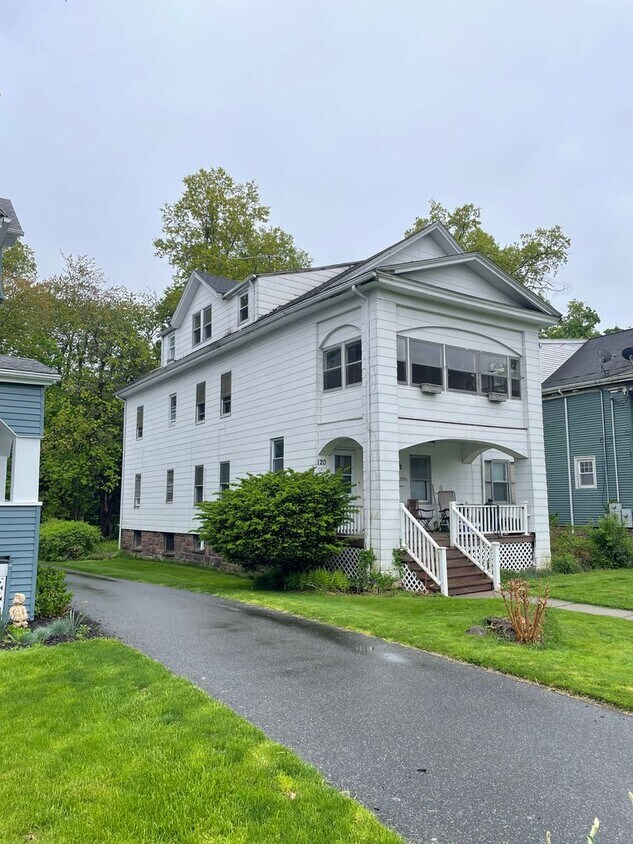 120 Maplewood Ave Unit Floor 3, West Hartford, CT 06119 Room for Rent