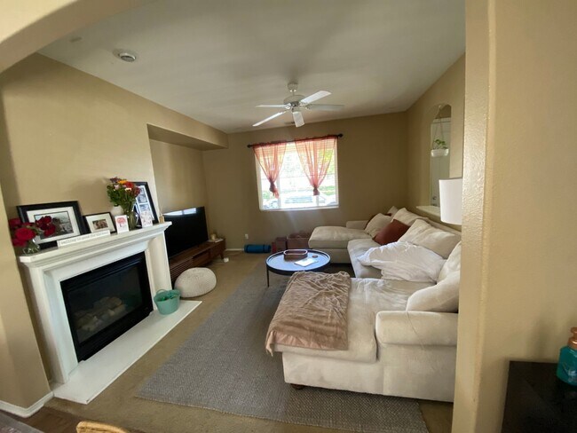 Foto del edificio - 3 Bedrooms with attached garage in Harveston