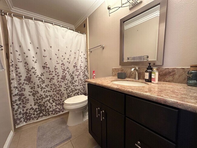 Foto del edificio - Rent Today!! Stunning 3-Bedroom Condo with Unbeatable Views!