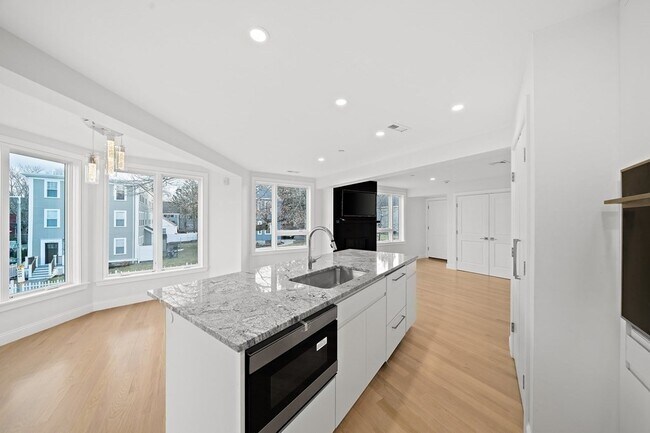 Building Photo - 4381-4383 Washington St-