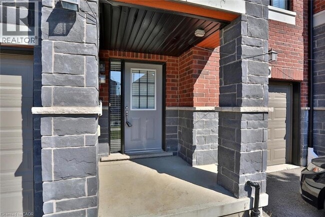 Building Photo - 27 Ridgemount St