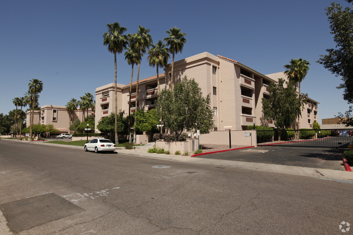 Building Photo - Heritage Park Retirement  Condominiums