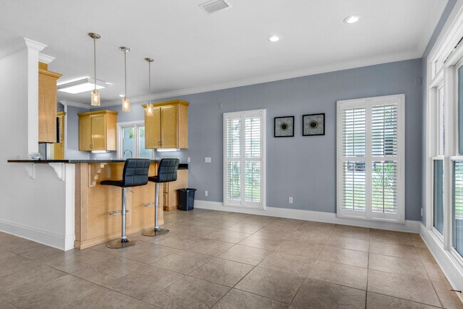 Building Photo - 279 Joy Ln