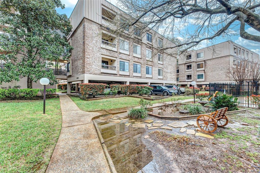 2209 S Braeswood Blvd Unit 33I, Houston, TX 77030 Condo for Rent in Houston, TX
