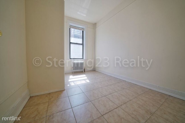 Building Photo - 31-48-3134 34th St